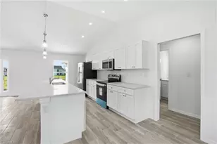 1725 NW 2nd St, Cape Coral, FL 33993 - Photo 13