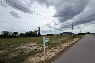 904 NE 20th St, Cape Coral, FL 33909 - Photo 1
