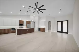 38 NE 8th Pl, Cape Coral, FL 33909 - Photo 13