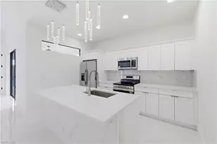 337 NE 13th St, Cape Coral, FL 33909 - Photo 9