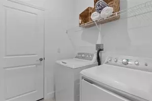 20517 Hazelnut Ct, Lehigh Acres, FL 33936 - Photo 7