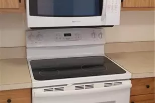 906 SE 19th Ln, Cape Coral, FL 33990 - Photo 5