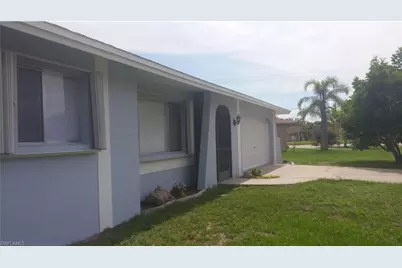 906 SE 19th Ln, Cape Coral, FL 33990 - Photo 3