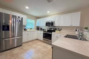 2937 SW 8th Pl, Cape Coral, FL 33914 - Photo 3