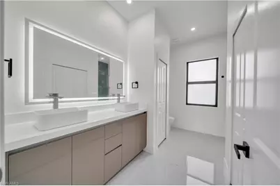 513 NW 25th Ter, Cape Coral, FL 33993 - Photo 31