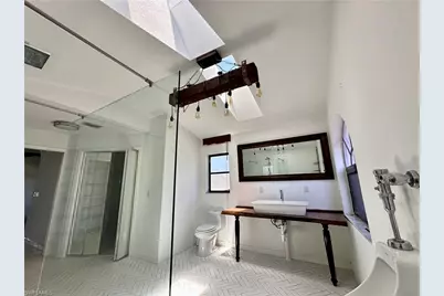 1922 SE 10th Pl, Cape Coral, FL 33990 - Photo 11