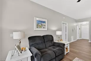 12505 McGregor Blvd, Fort Myers, FL 33919 - Photo 15