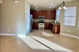 10474 Spruce Pine Ct, Fort Myers, FL 33913 - Photo 5