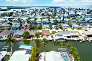 2589 Bayshore Dr, Matlacha, FL 33993 - Photo 45