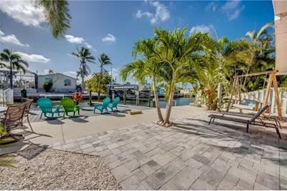 2589 Bayshore Dr, Matlacha, FL 33993 - Photo 5