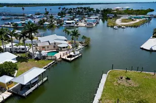 2589 Bayshore Dr, Matlacha, FL 33993 - Photo 43