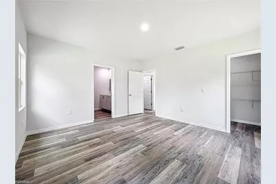 912 Anthony St E, Lehigh Acres, FL 33974 - Photo 7