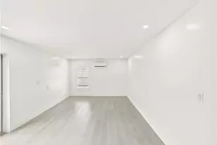 567 13th St N, Naples, FL 34102 - Photo 11