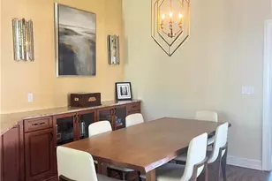 619 Beachwalk Cir, Naples, FL 34108 - Photo 9