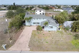 906 NE 2nd Ave, Cape Coral, FL 33909 - Photo 5