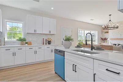 668 Kingsbury St E, Lehigh Acres, FL 33974 - Photo 11