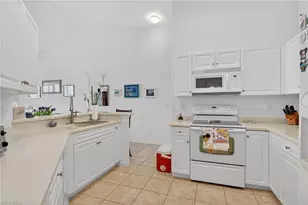 25009 Peacock Ln, Naples, FL 34114 - Photo 9