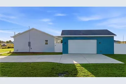 9022 Bamboo Cir, Labelle, FL 33935 - Photo 3