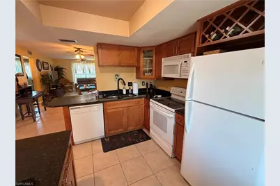 2526 SE 16th Pl #105, Cape Coral, FL 33904 - Photo 5