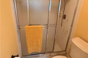 2526 SE 16th Pl, Cape Coral, FL 33904 - Photo 17