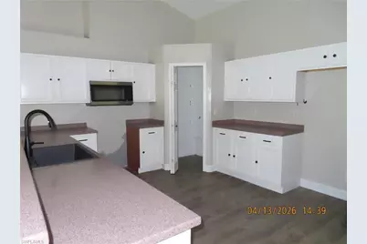 809 Grenada Ave, Lehigh Acres, FL 33974 - Photo 5