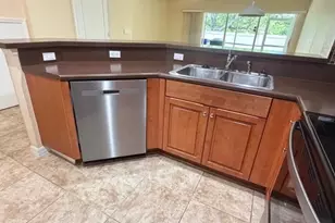 8585 Athena Ct, Lehigh Acres, FL 33971 - Photo 9