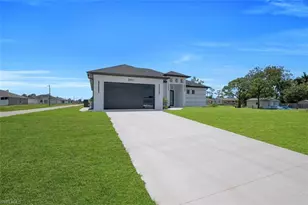 3901 3rd St SW, Lehigh Acres, FL 33976 - Photo 3