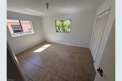 537 SE 6th Pl #B, Cape Coral, FL 33990 - Photo 3