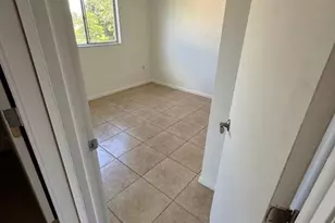 537 SE 6th Pl, Cape Coral, FL 33990 - Photo 9