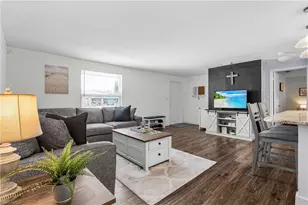 776 Entrada Dr S, Fort Myers, FL 33919 - Photo 5