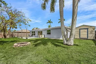 776 Entrada Dr S, Fort Myers, FL 33919 - Photo 17