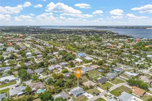 776 Entrada Dr S, Fort Myers, FL 33919 - Photo 15