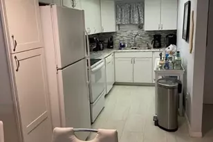 12481 McGregor Blvd, Fort Myers, FL 33919 - Photo 11