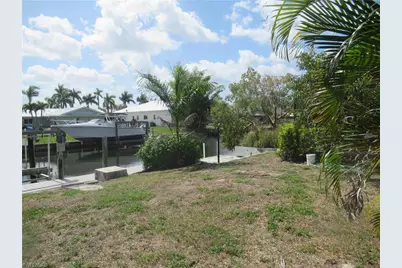 5051 Saxony Ct, Cape Coral, FL 33904 - Photo 5