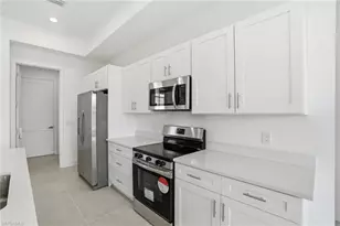 3425 NE 14th Pl, Cape Coral, FL 33909 - Photo 9