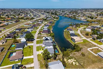 635 NE 7th Ter, Cape Coral, FL 33909 - Photo 31