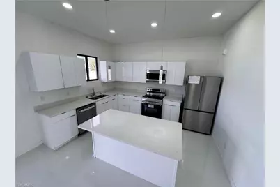 2102 NW 25th Pl, Cape Coral, FL 33993 - Photo 5