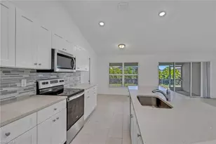 2619 NE 4th Ave, Cape Coral, FL 33909 - Photo 9