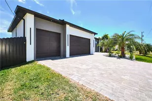 2717 SW 22nd Ave, Cape Coral, FL 33914 - Photo 5