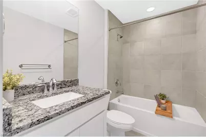 618 NE 2nd Pl, Cape Coral, FL 33909 - Photo 17