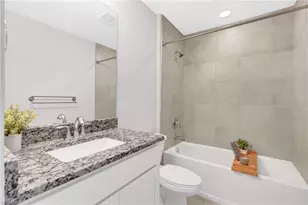 618 NE 2nd Pl, Cape Coral, FL 33909 - Photo 17