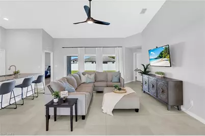 618 NE 2nd Pl, Cape Coral, FL 33909 - Photo 5