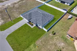 618 NE 2nd Pl, Cape Coral, FL 33909 - Photo 29