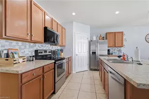 2521 SW 11th Pl, Cape Coral, FL 33914 - Photo 9