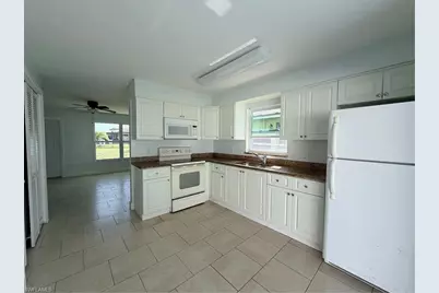 323 SW 17th St, Cape Coral, FL 33991 - Photo 7