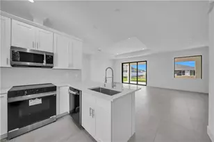 1412 NE 2nd Pl, Cape Coral, FL 33909 - Photo 15