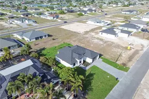 1412 NE 2nd Pl, Cape Coral, FL 33909 - Photo 39