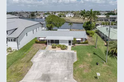 1649 Edith Esplanade, Cape Coral, FL 33904 - Photo 5