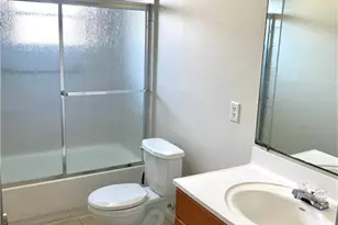 521 NE 24th Pl, Cape Coral, FL 33909 - Photo 15