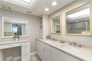 1299 Middle Gulf Dr, Sanibel, FL 33957 - Photo 17